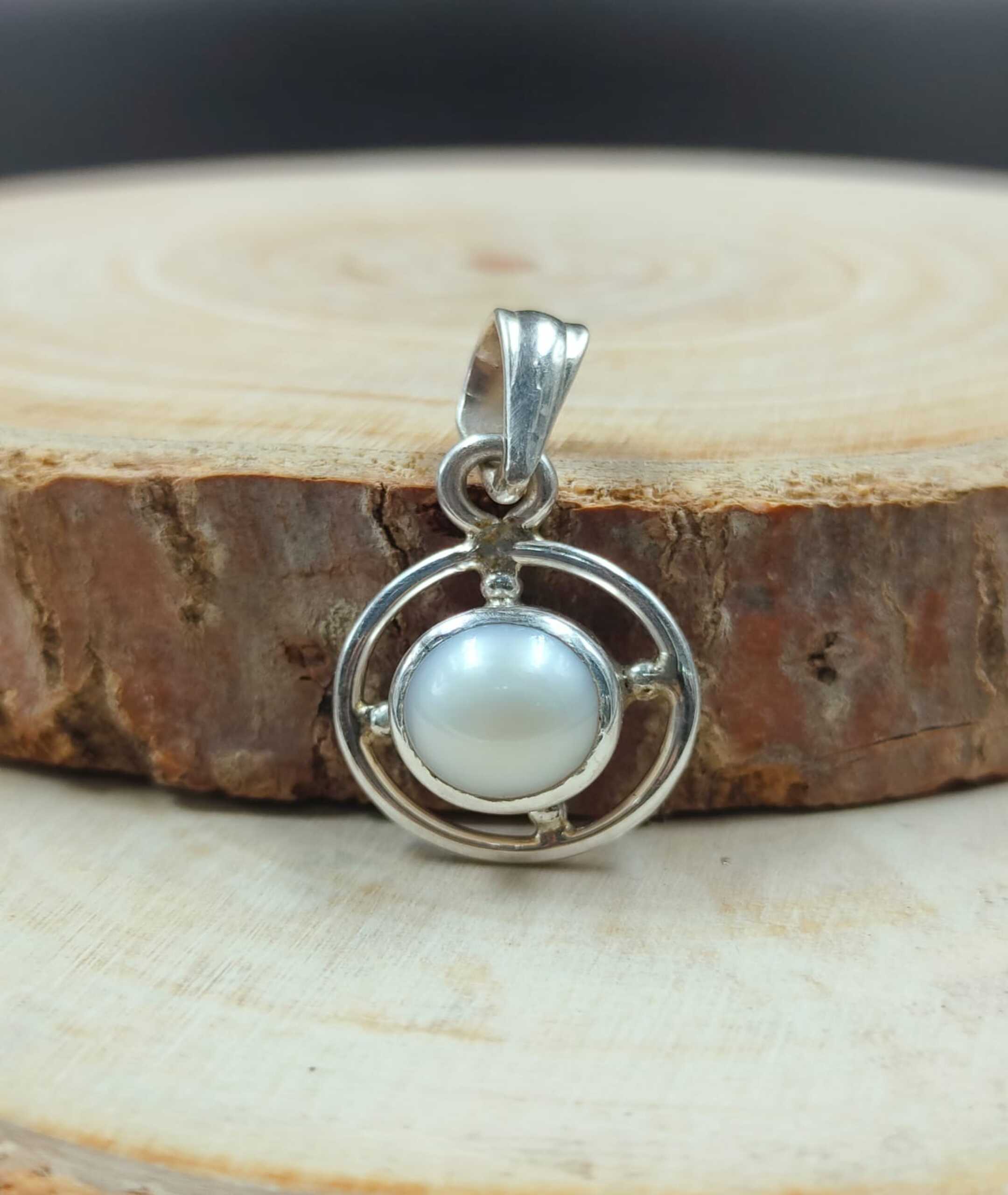 NATURAL PEARL MOTI SILVER PENDANT